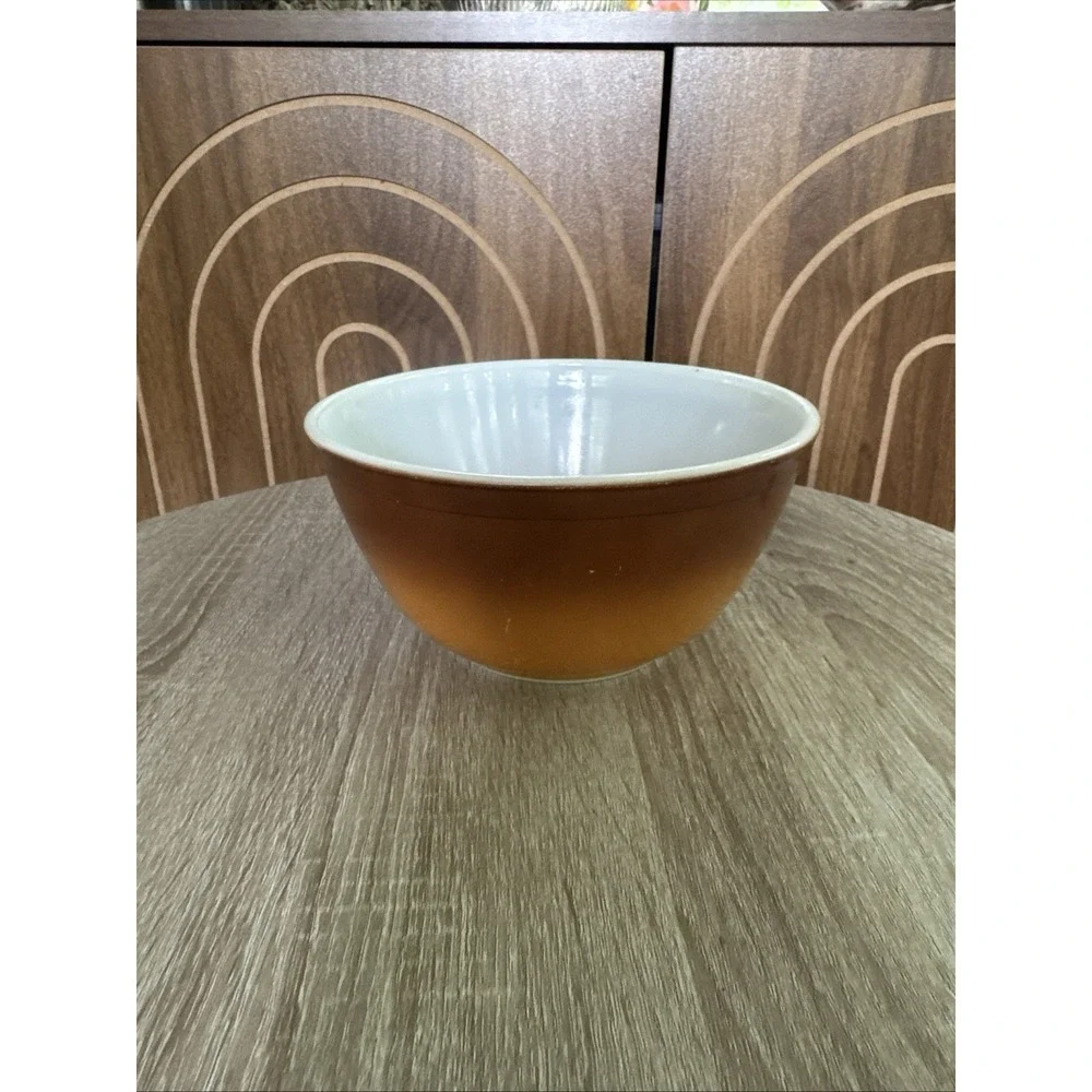 PYREX 402 Ombré Mixing Bowl Brown Yellow White Glass Oven Safe 1.5 qt